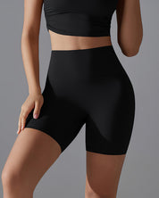 Core Seamless Shorts – Black