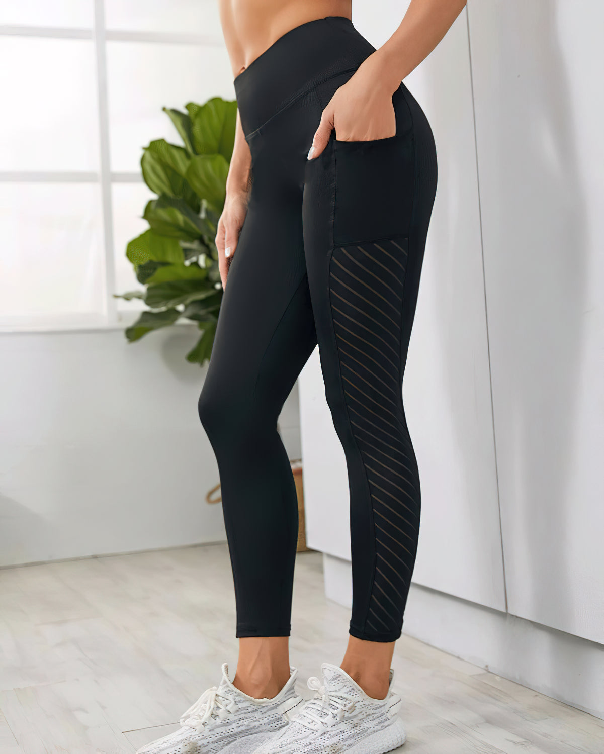 EvelynPocketLeggings-Black1.jpg