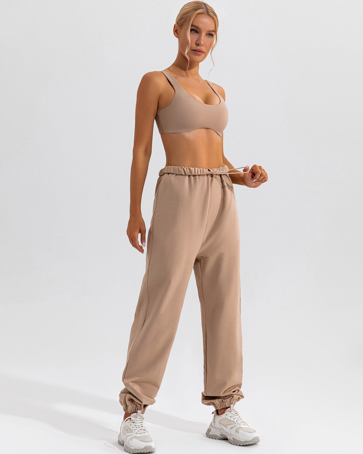 Aura Joggers – Almond