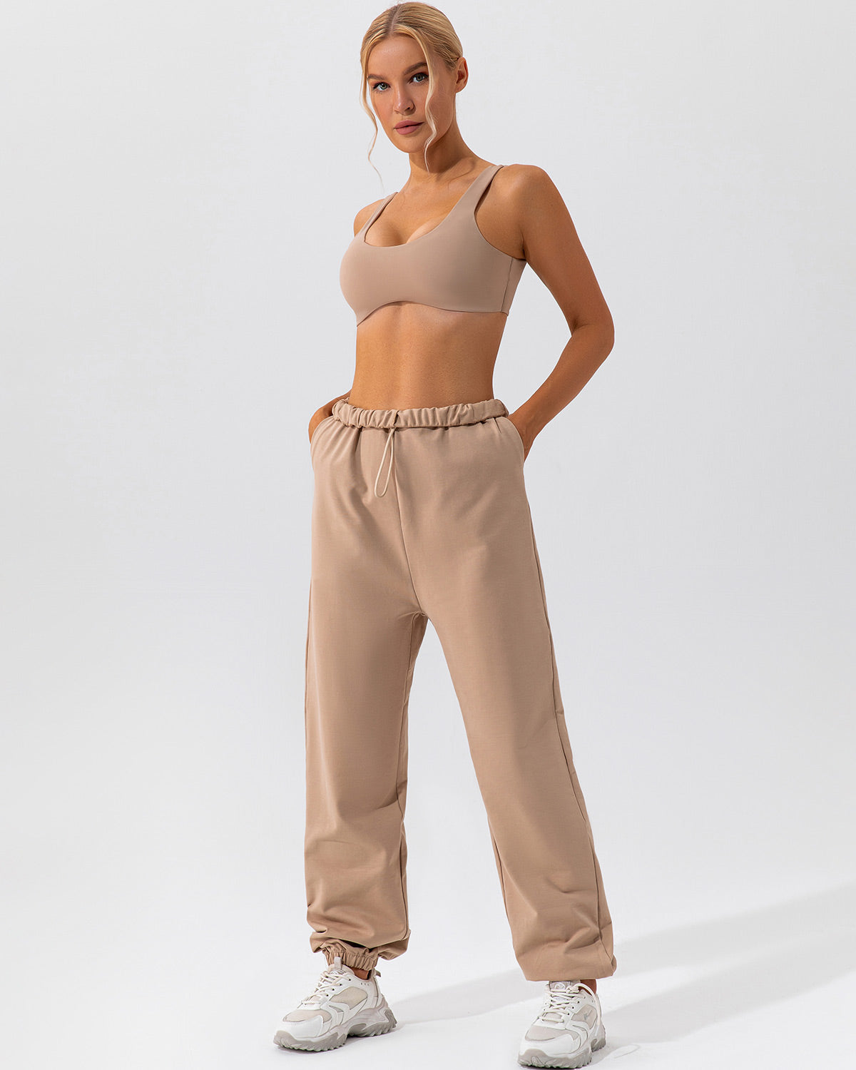 Aura Joggers – Almond