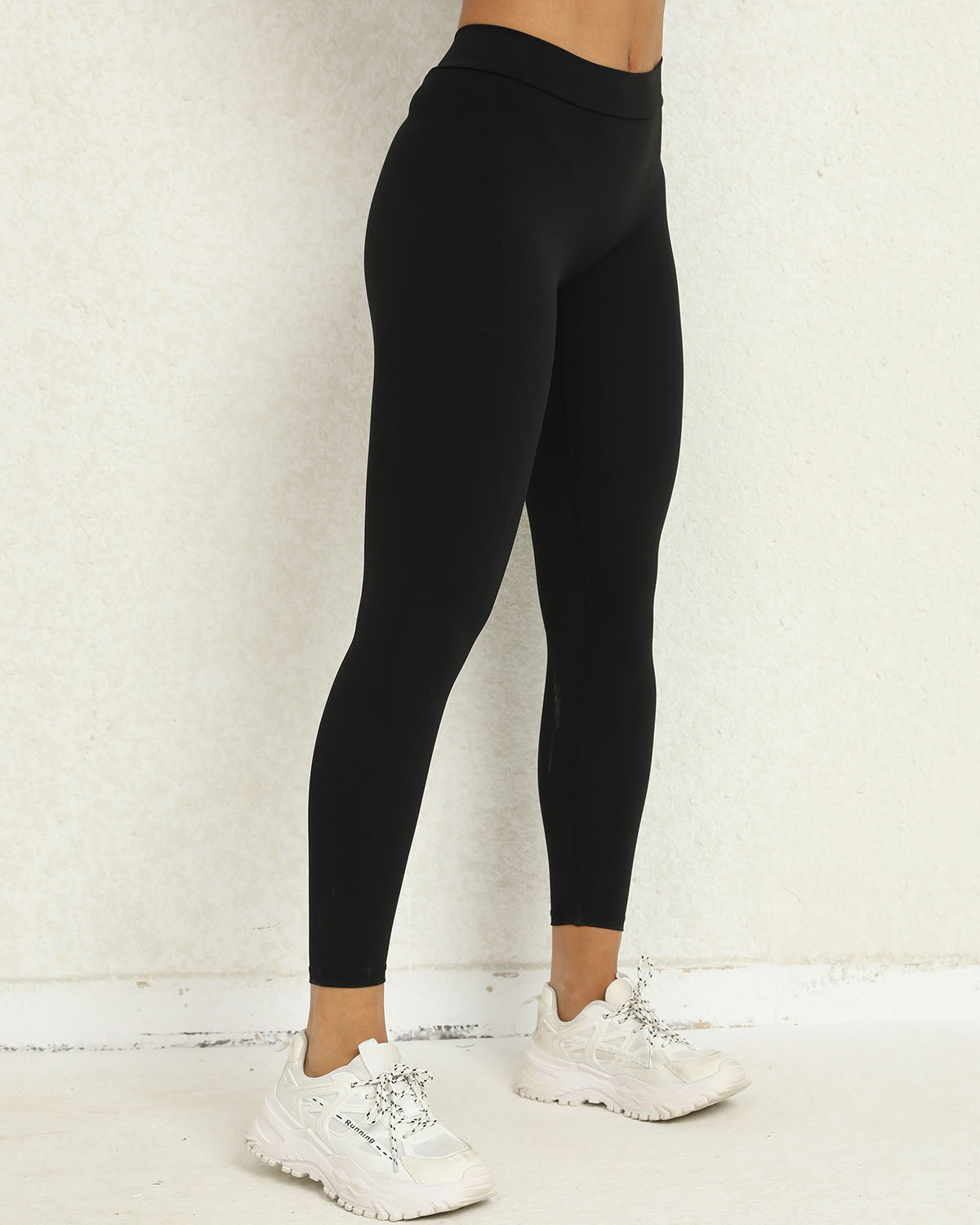 Drift Scrunch Leggings – Black