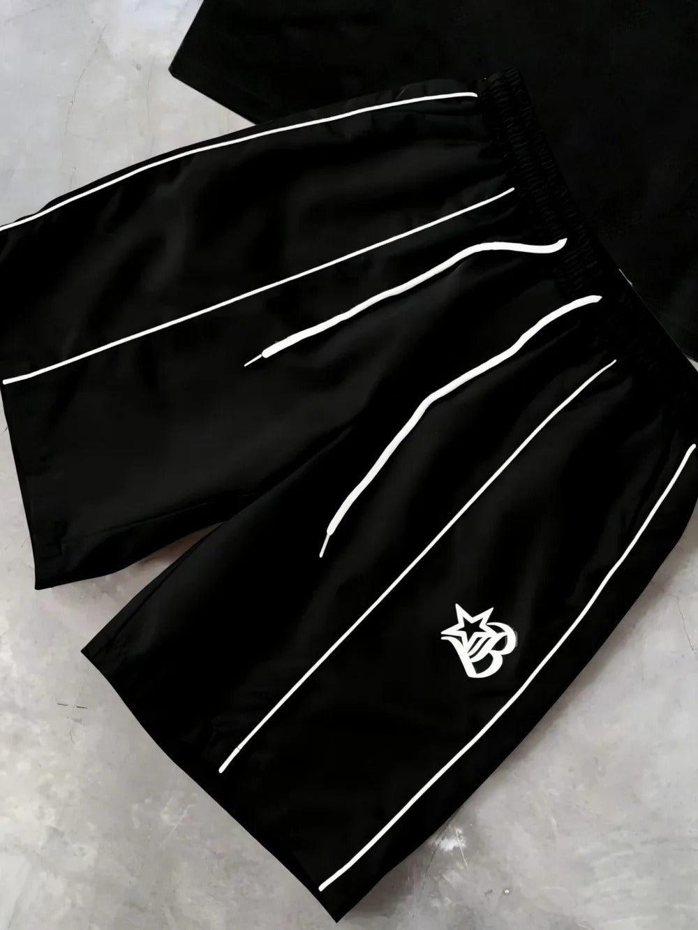 Kane | Contrast Piping T-Shirt with Shorts Set
